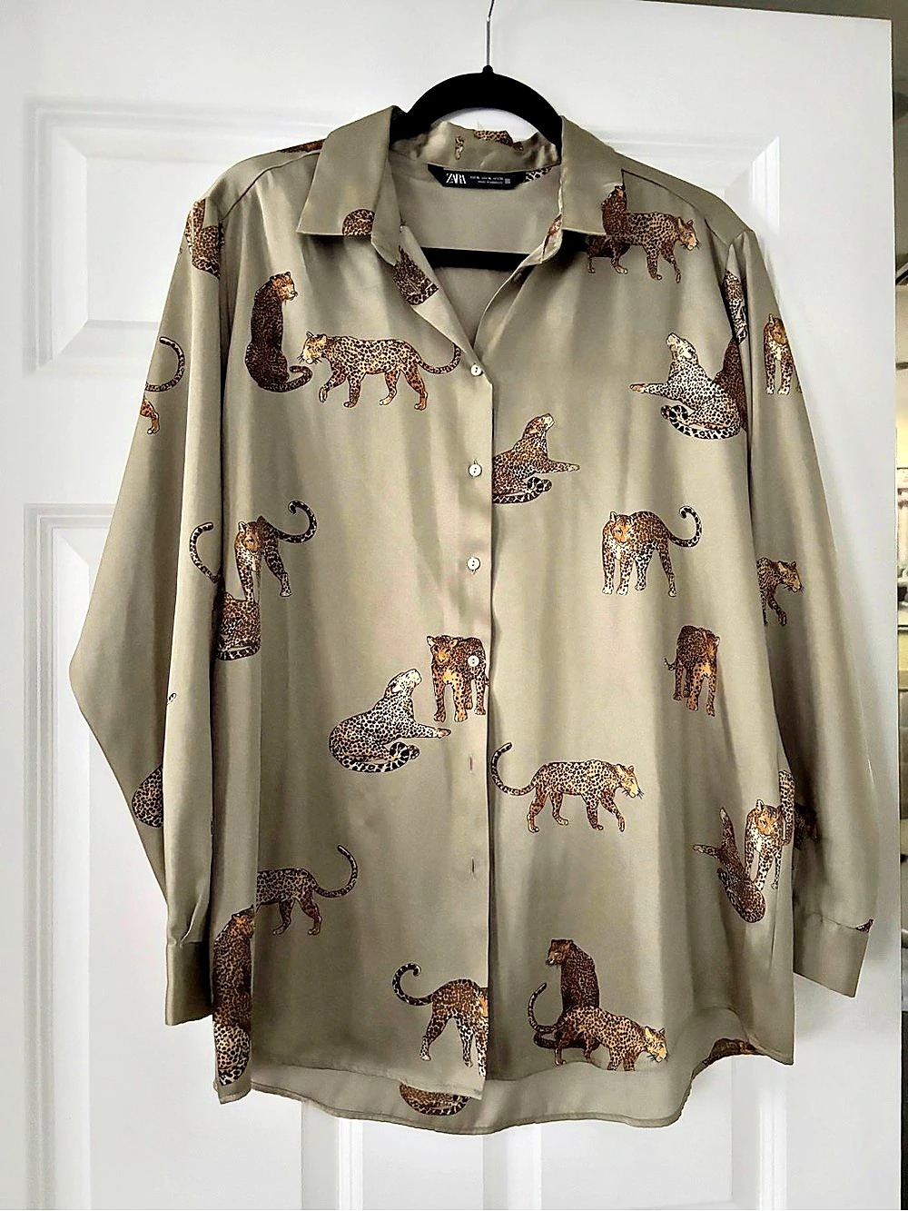 Zara Green Leopard Print Button Down Shirt in Green & Brown Medium